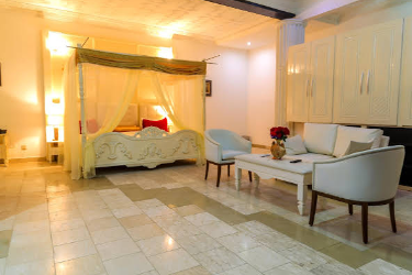 Honey_Moon_Suit image